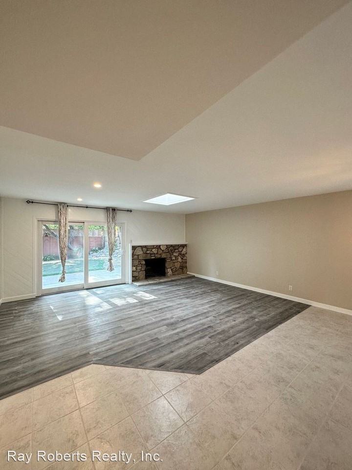 156 College Park Dr - Photo 2 of 26