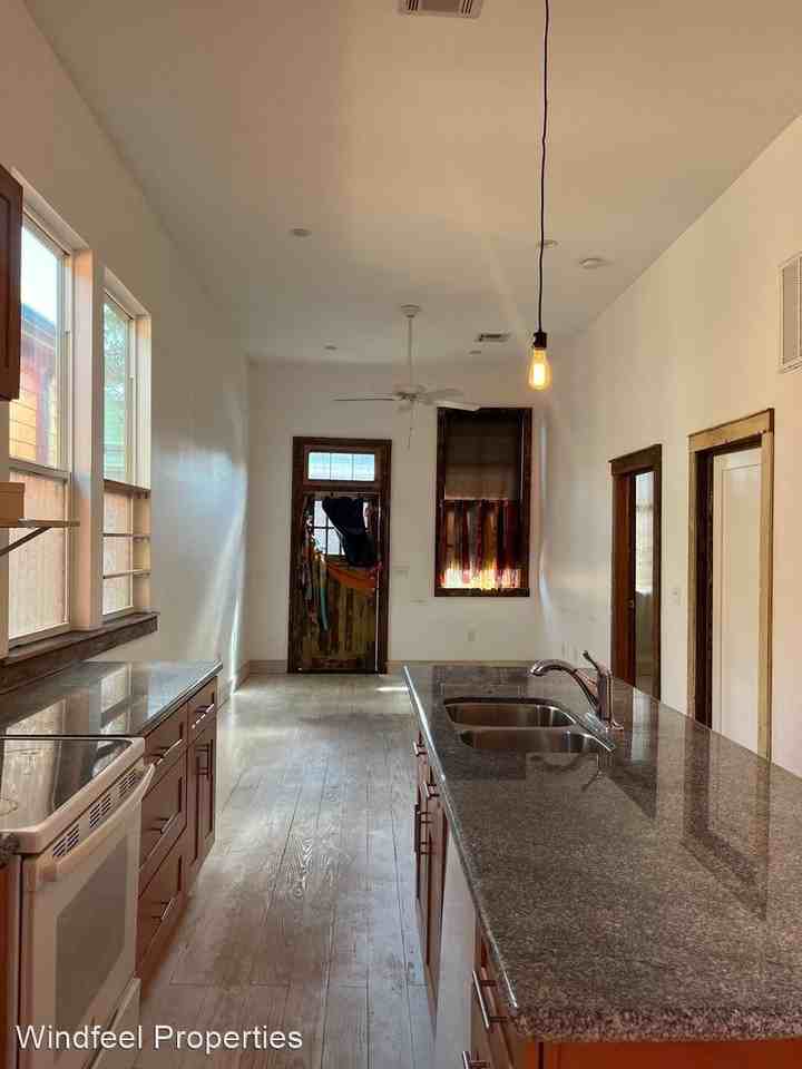 1930-27 Delachaise Street - Photo 2 of 6