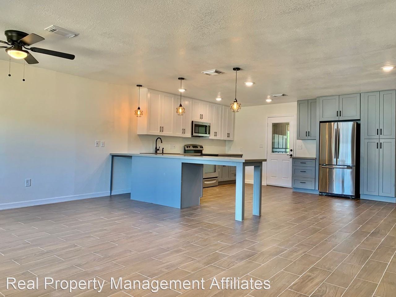 2143 Des Jardines St - Photo 2 of 14