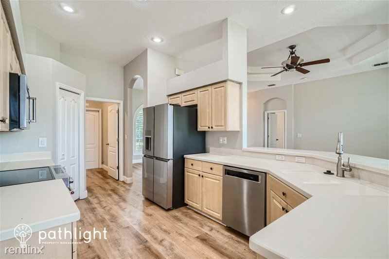 1838 Canoe Dr - Photo 3 of 16