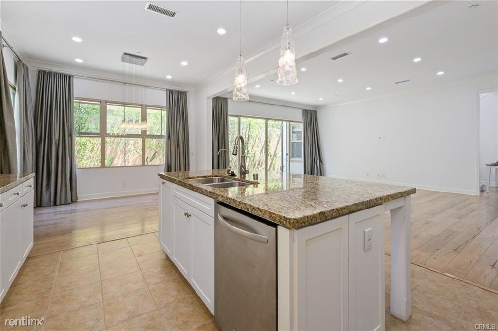 56 Field Poppy - Photo 3 of 10