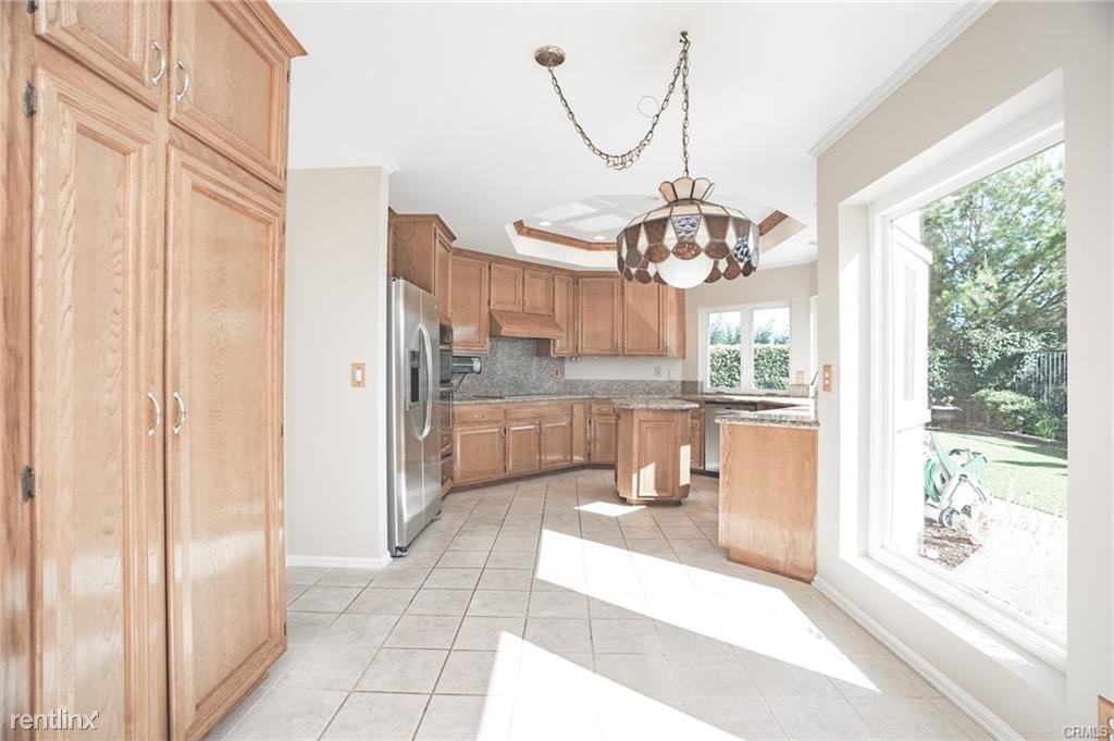 28741 Springfield Dr - Photo 3 of 11