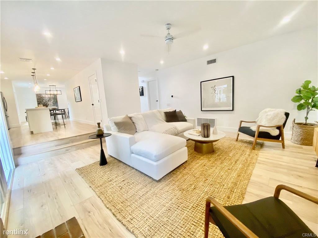 1097 Danielle Dr - Photo 2 of 10