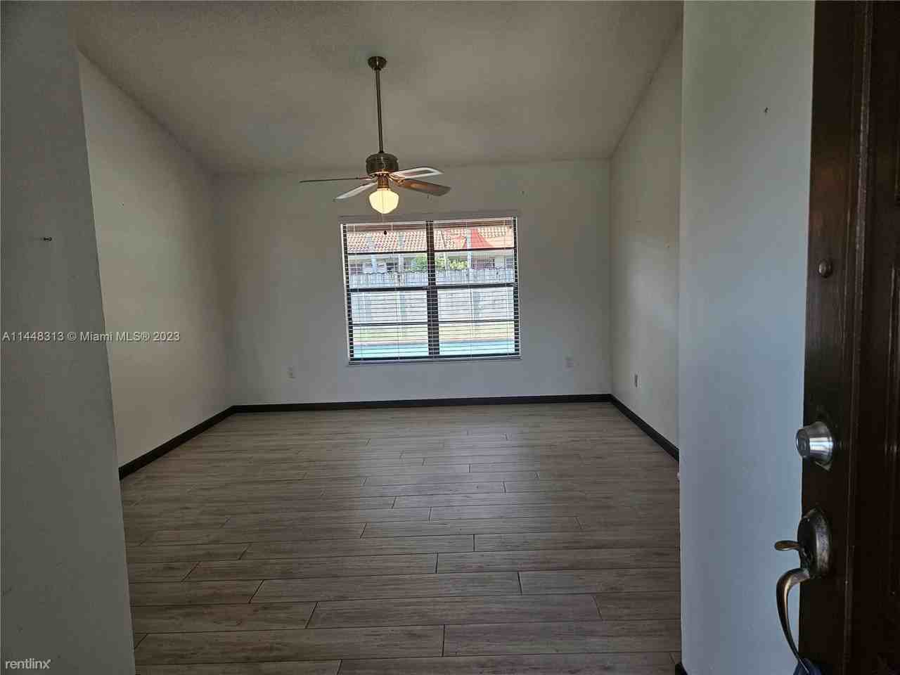 14635 Sw 46th St - Photo 2 of 11