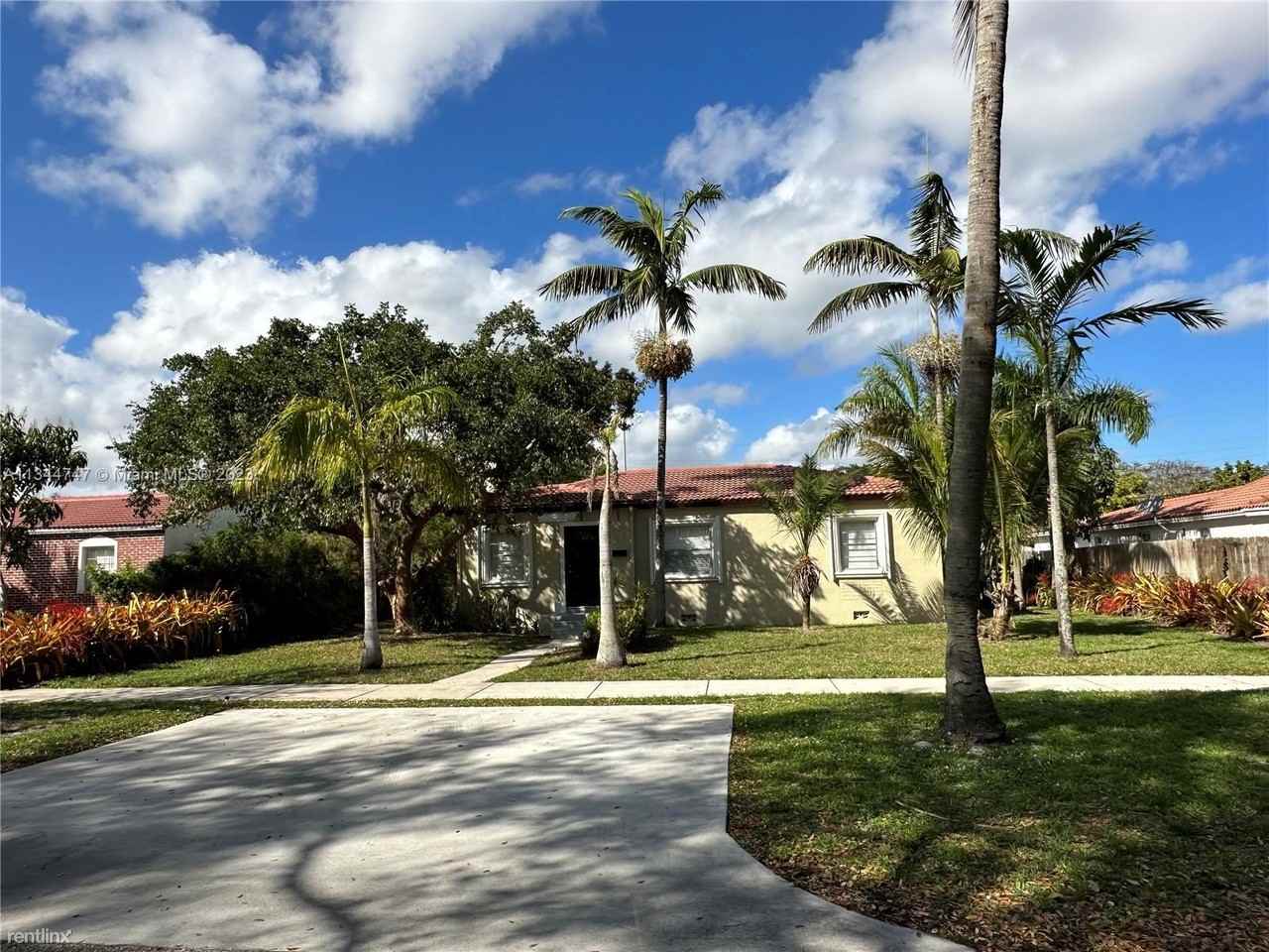 89 Nw 110th St - Photo 2 of 10