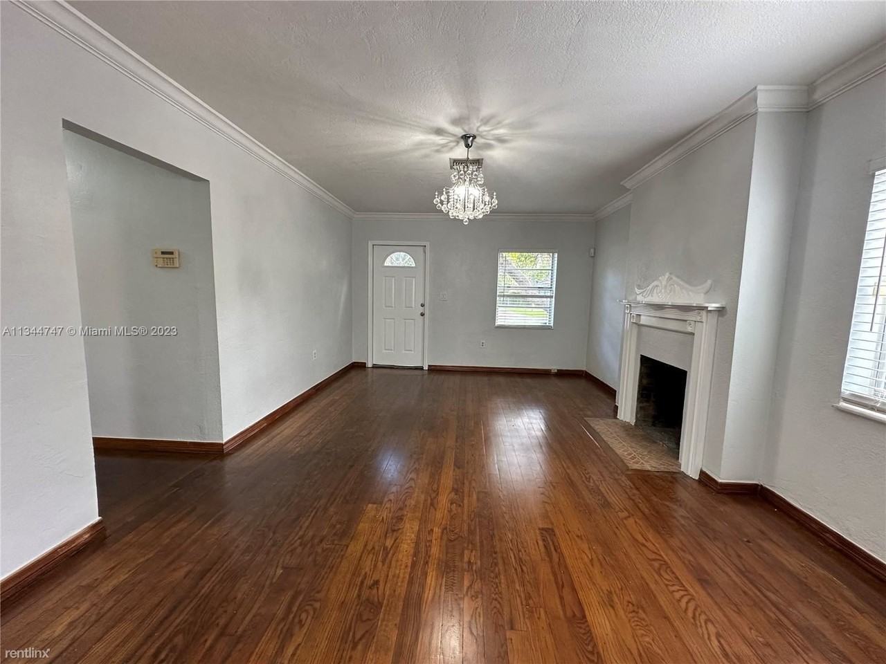 89 Nw 110th St - Photo 3 of 10