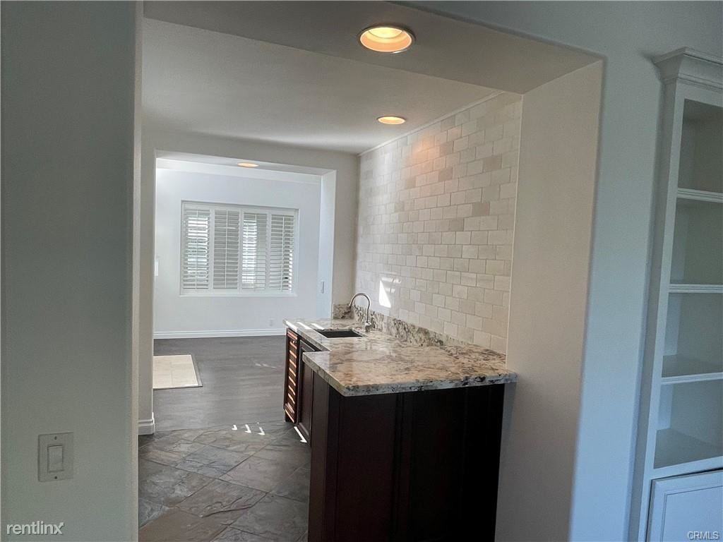 22 Torrey Pnes - Photo 3 of 10