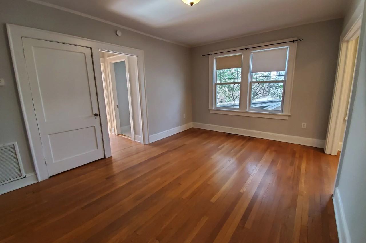 968 Saint Charles Ave Ne Apt 210 - Photo 3 of 10