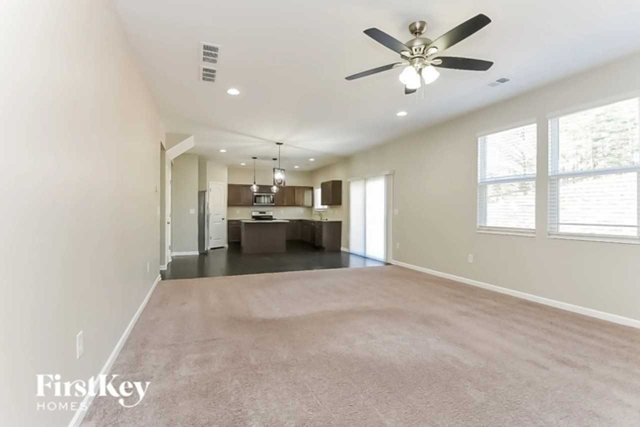 307 Mountain Laurel Walk - Photo 3 of 14