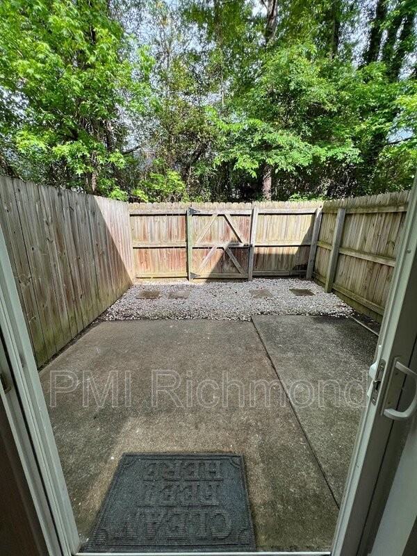 826 Wales Dr - Photo 3 of 28