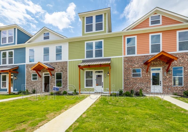 1904 Cypress Ln - Photo 2 of 46