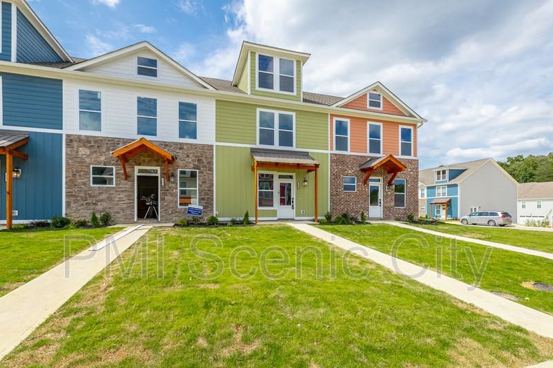 1904 Cypress Ln - Photo 5 of 46