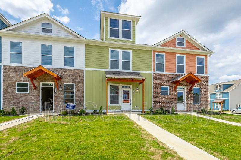 1904 Cypress Ln - Photo 6 of 46