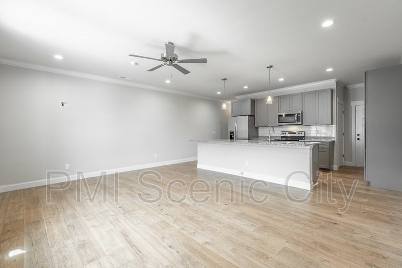 1904 Cypress Ln - Photo 7 of 46