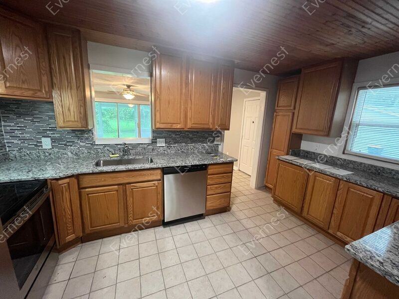 38804 Wade Rd - Photo 3 of 27