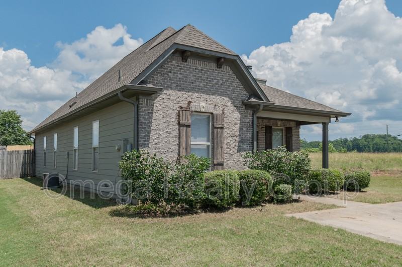 1020 Washington Dr - Photo 2 of 42