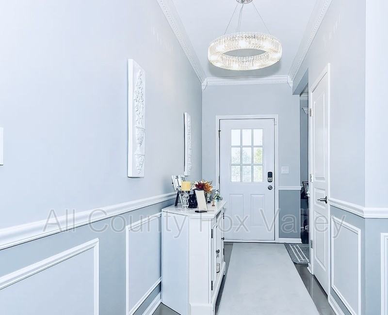 2821 Waterfront Ave - Photo 2 of 18