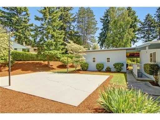 11808 Marine View Dr SW - Photo 3 of 24