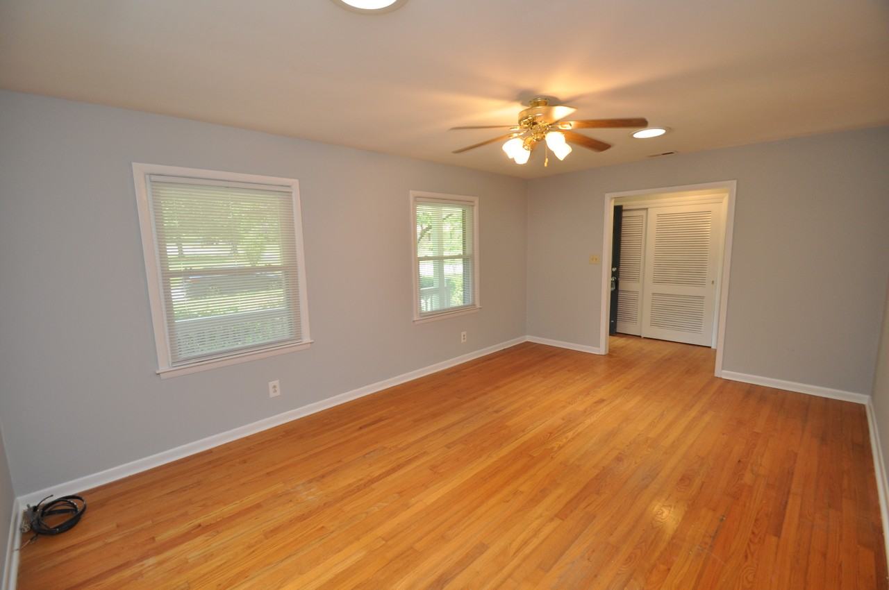715 Spring St - Photo 3 of 25