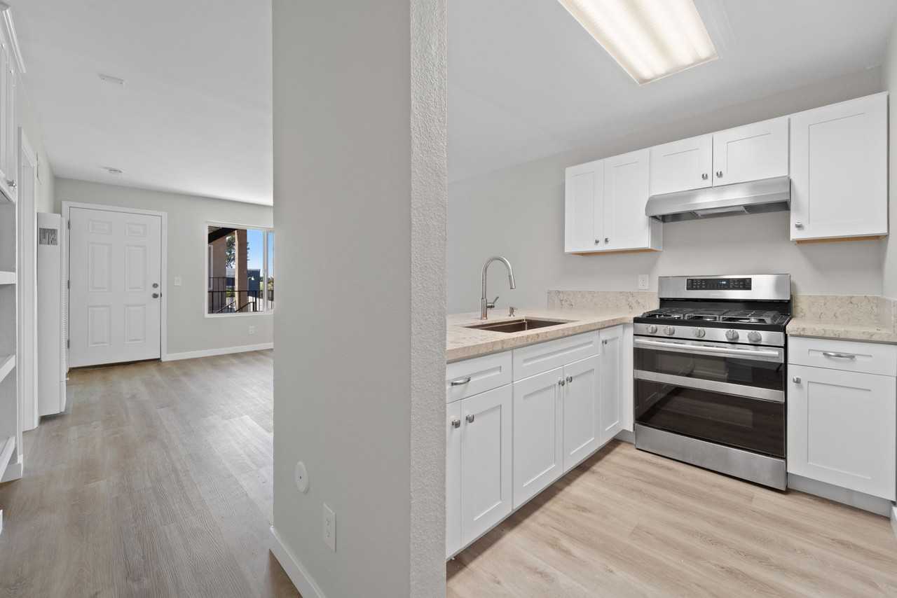 239 50th St #33 - Photo 2 of 10