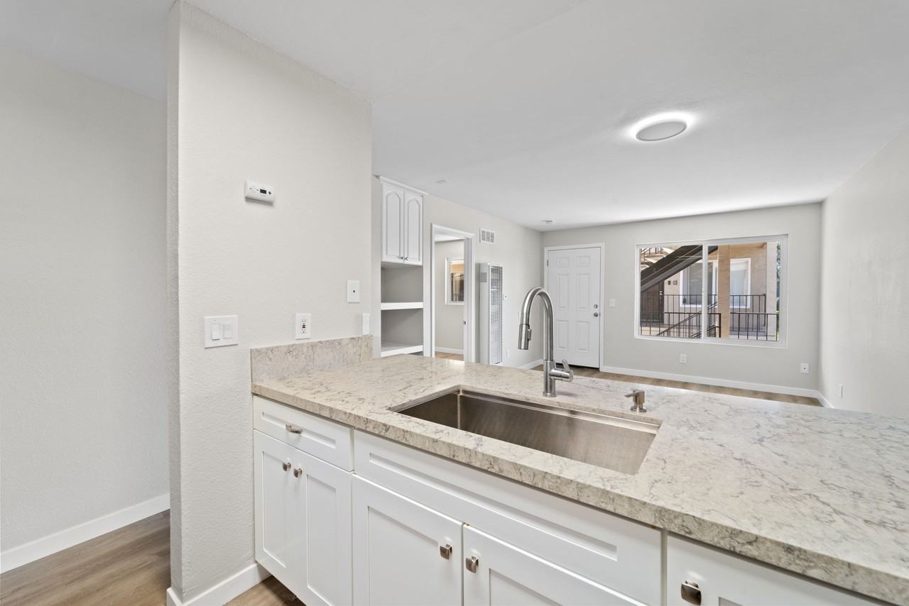 239 50th St #33 - Photo 3 of 10