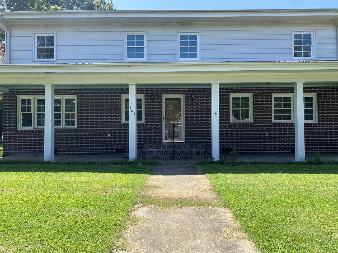 303 W Buford St - Photo 2 of 43