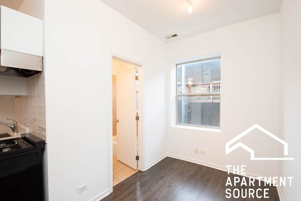 5054 N Winthrop Ave #206 - Photo 3 of 12