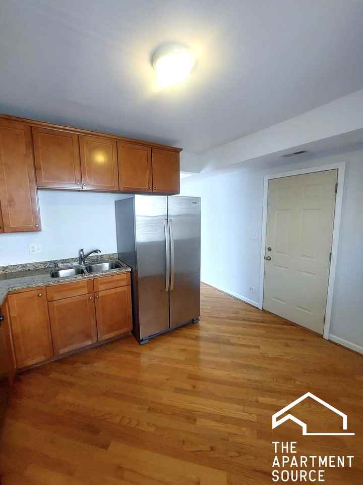 2507 N Leclaire Ave #2S - Photo 2 of 12