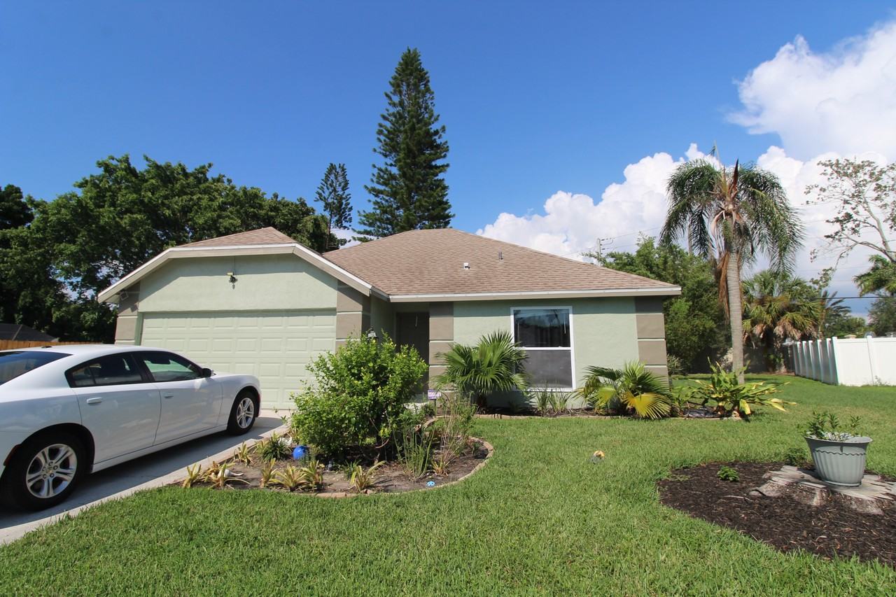 3509 65th Avenue Cir E - Photo 2 of 15