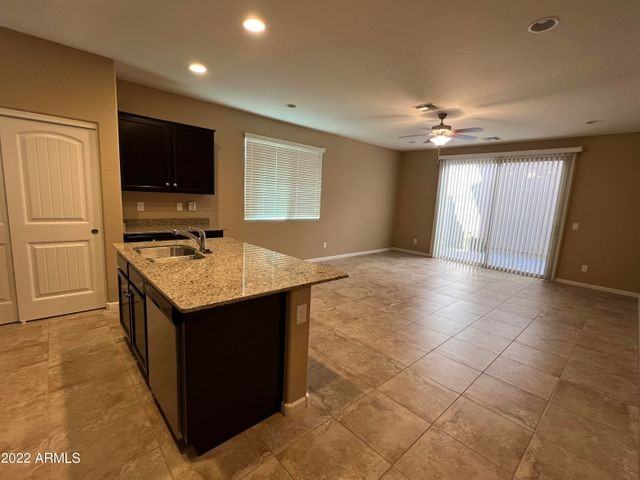 1390 S Ponderosa Dr - Photo 3 of 13