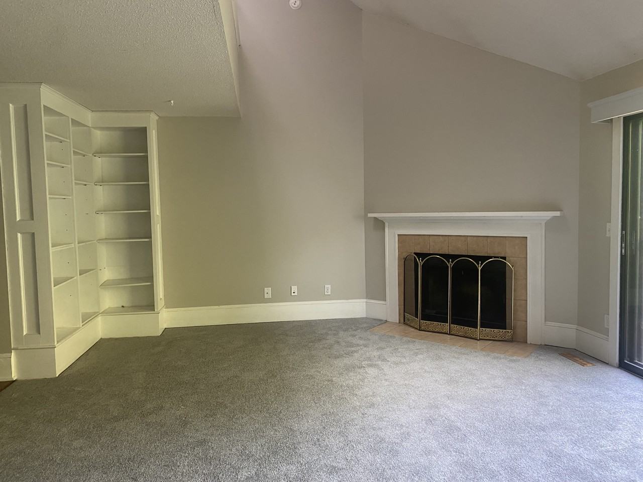 15550 26th Ave N #D - Photo 2 of 18