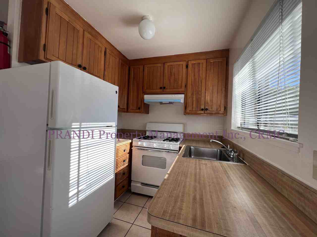 105 Park St - Photo 3 of 9