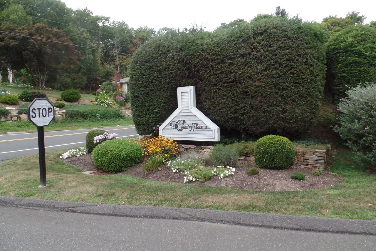 23 Country Pl #23 - Photo 2 of 10