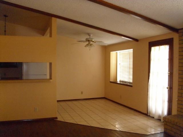 724 Porras Dr - Photo 3 of 15