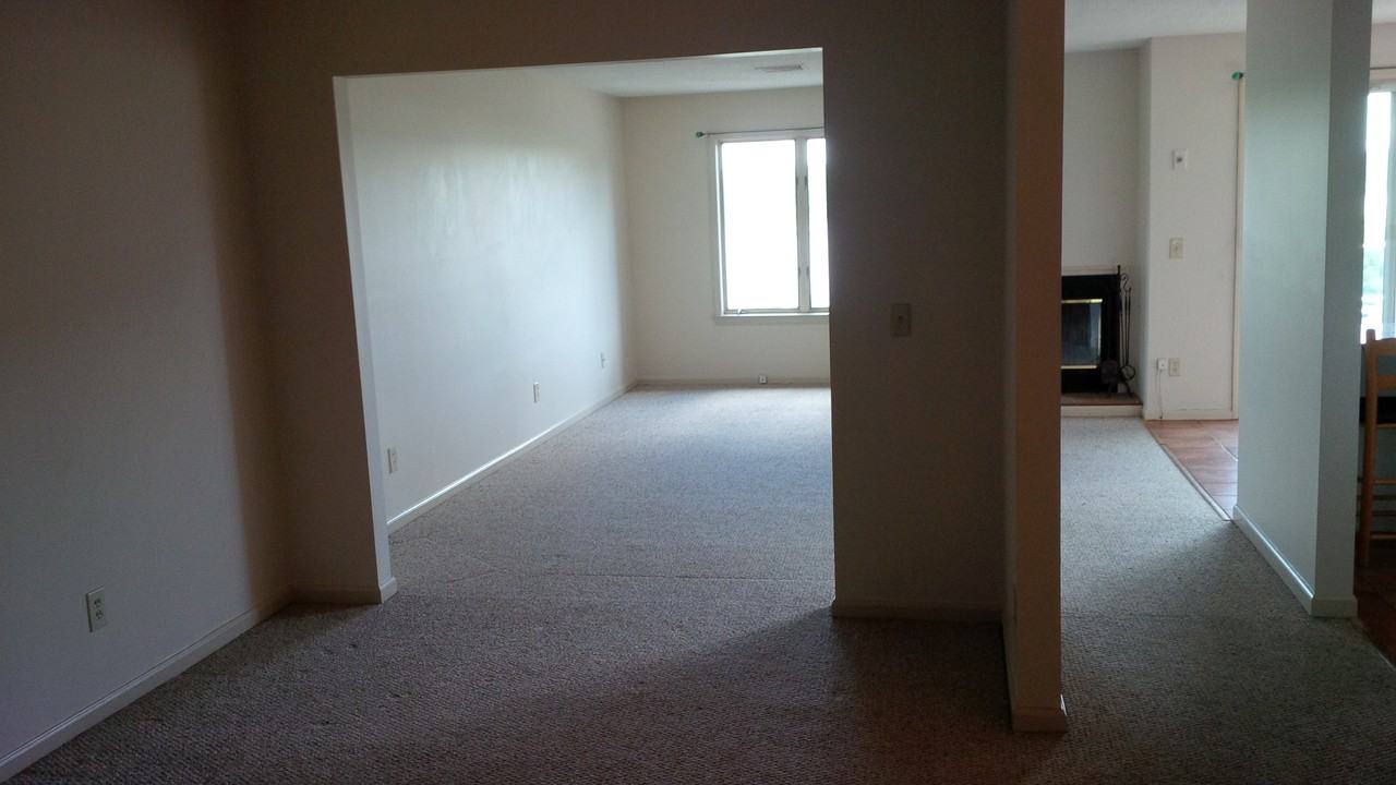 31 Riverview Ct - Photo 2 of 20