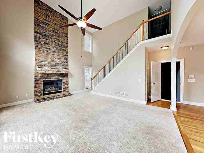 12300 Edgewater Dr - Photo 3 of 18