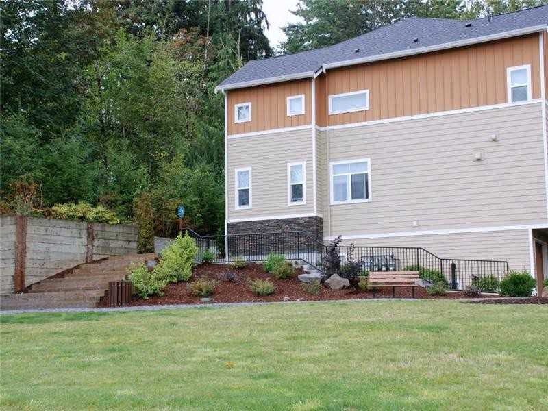 2107 NW Moraine Pl - Photo 3 of 17