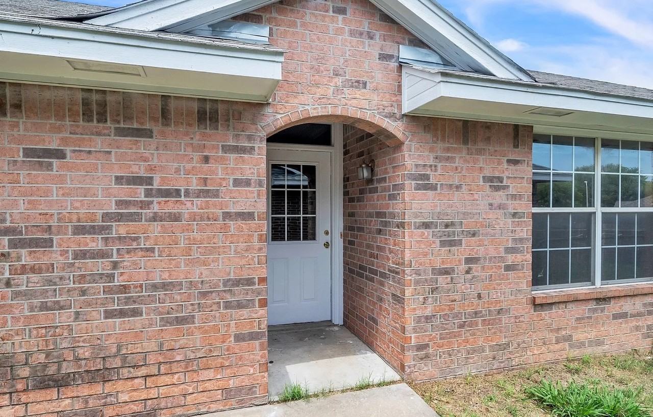 2409 N Glenwood Dr #2 - Photo 3 of 11