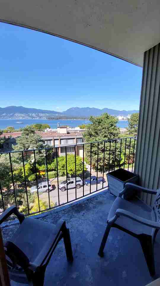 Kitsilano -Highrise building - Photo 3 of 14