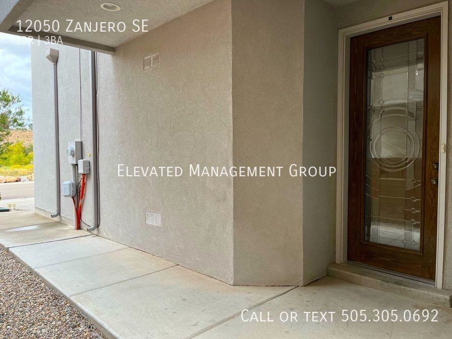 12050 Zanjero Rd Se - Photo 3 of 18