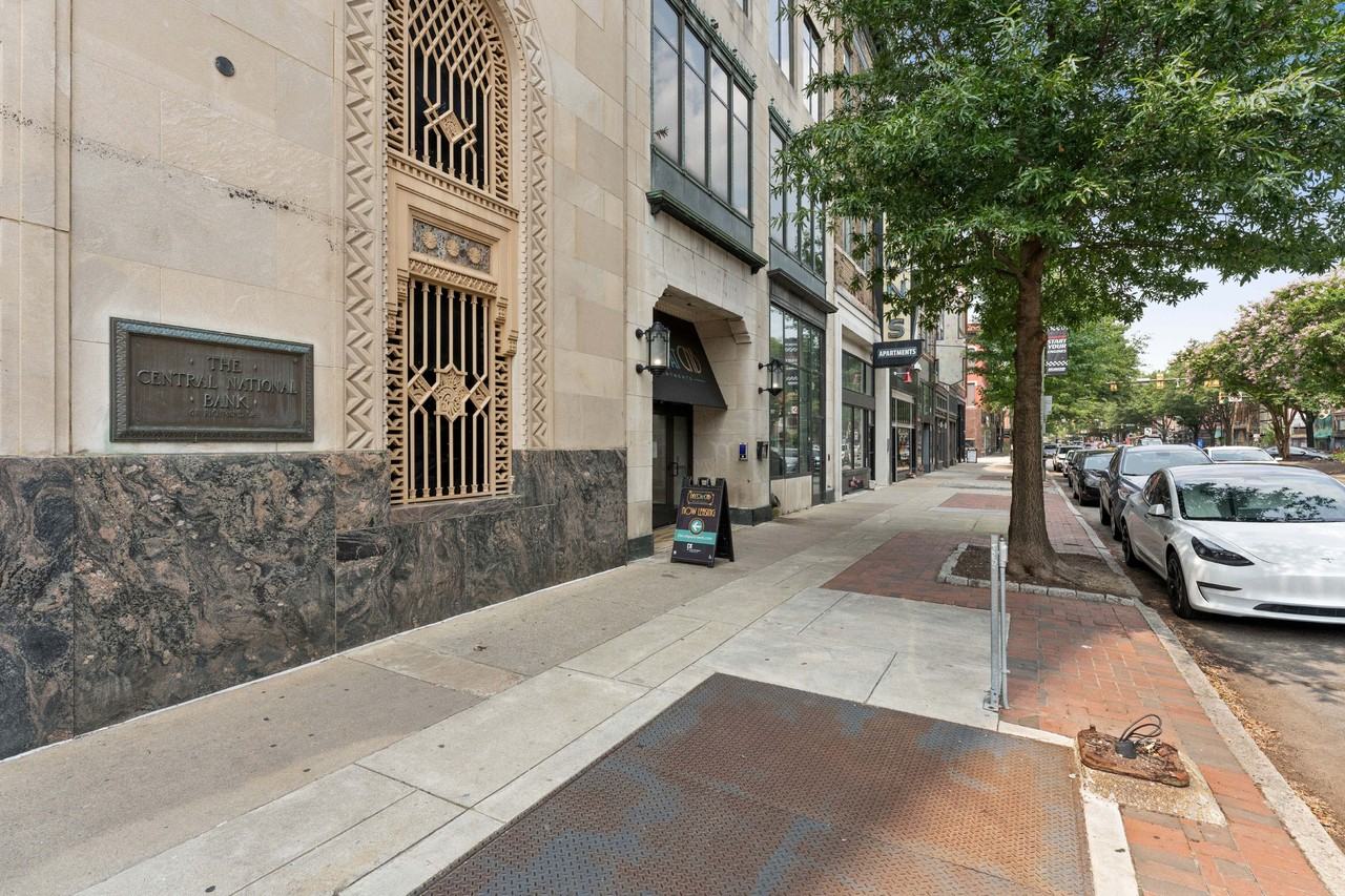 Deco at CNB - Photo 4 of 51