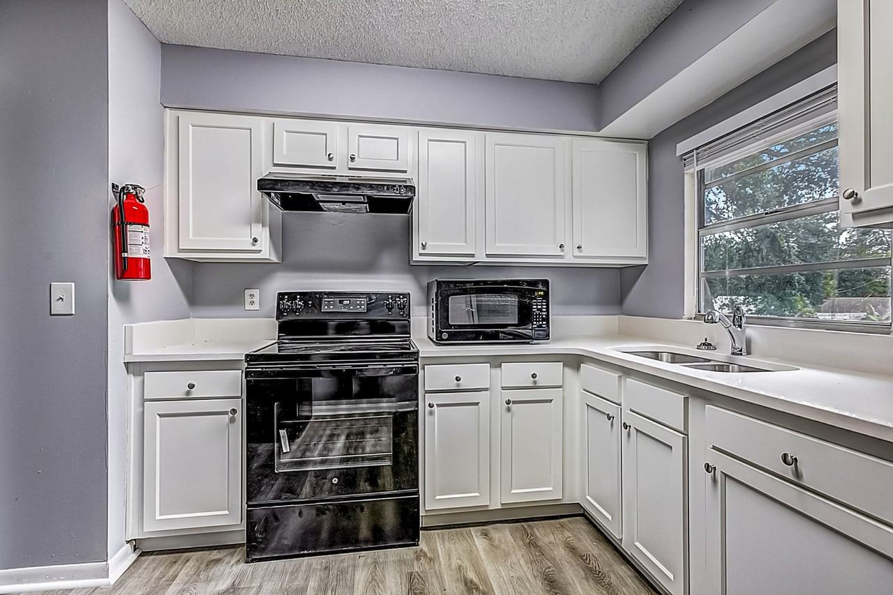 E Clifton St - Photo 4 of 12