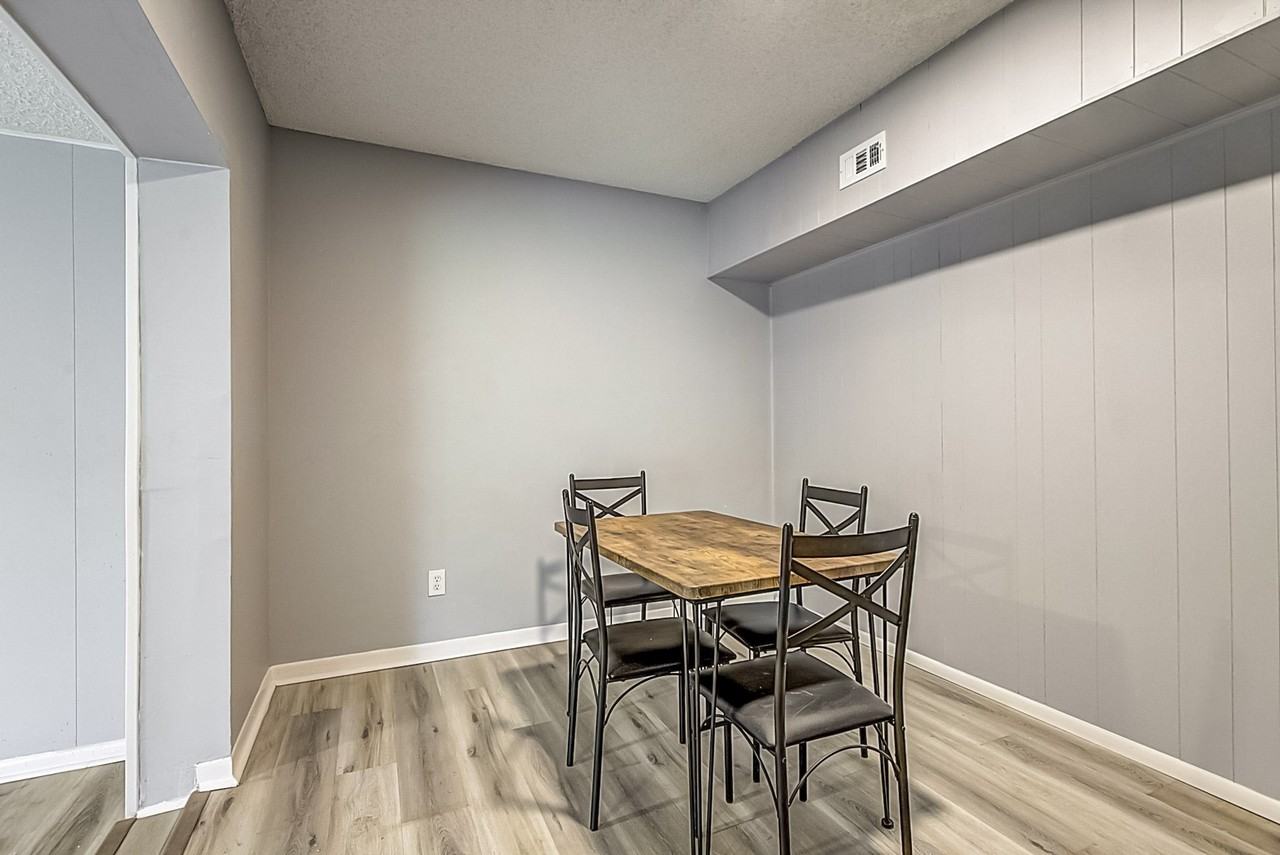 E Clifton St - Photo 3 of 12