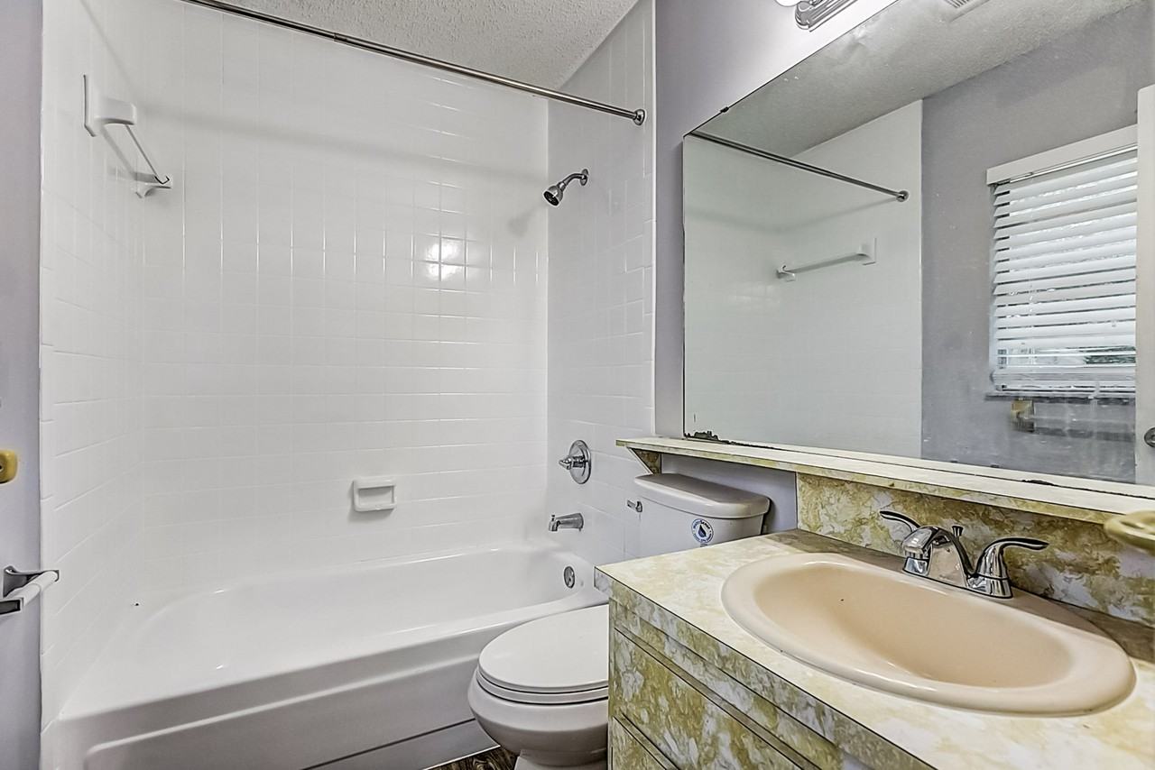 E Clifton St - Photo 7 of 12