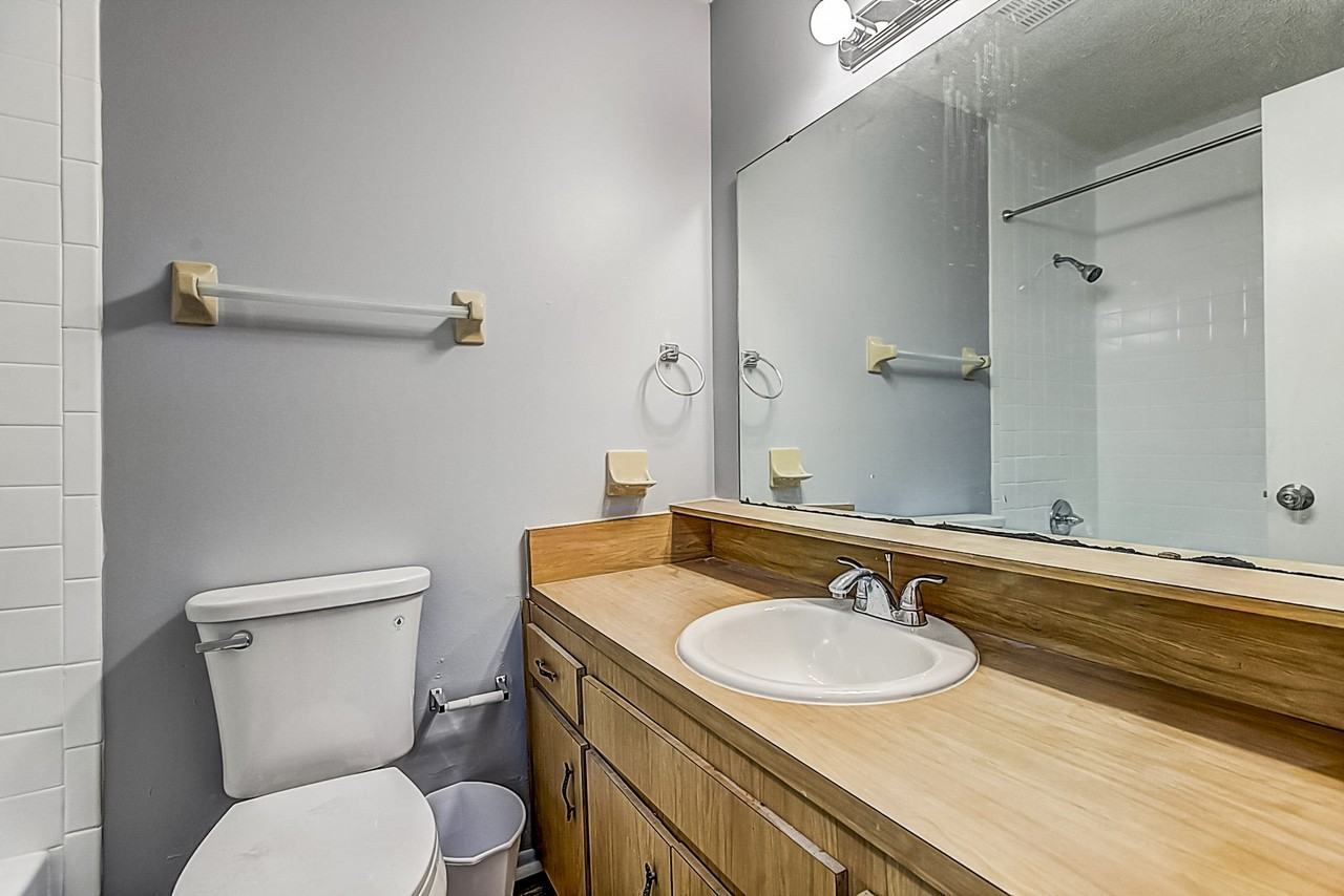 E Clifton St - Photo 6 of 12