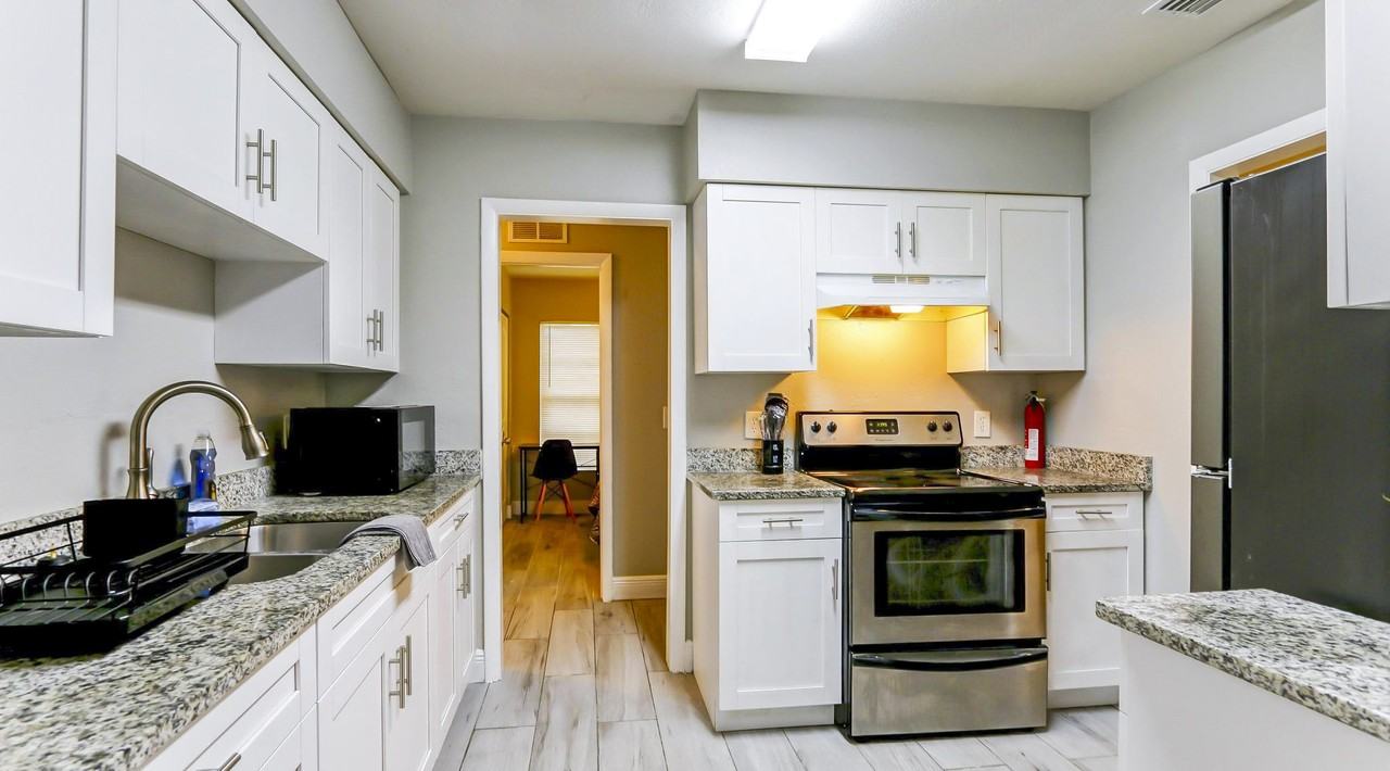 W Yukon St - Photo 4 of 17