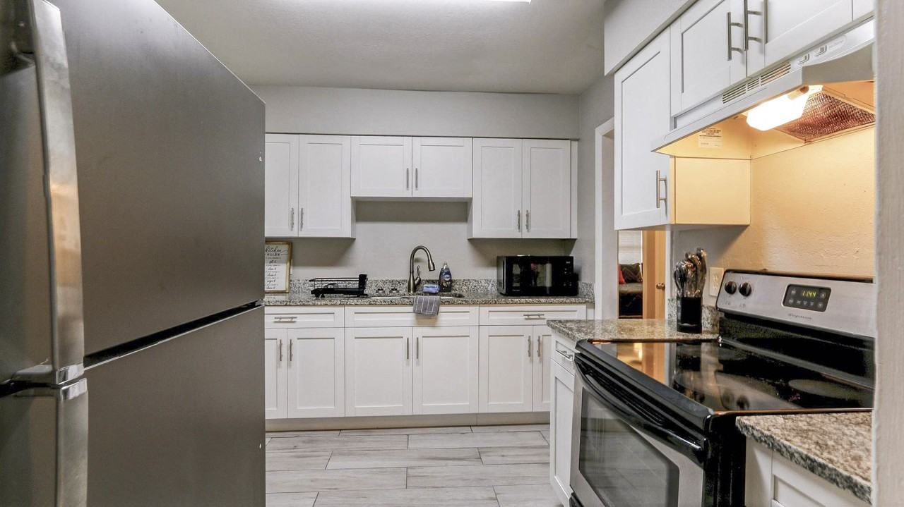 W Yukon St - Photo 6 of 17