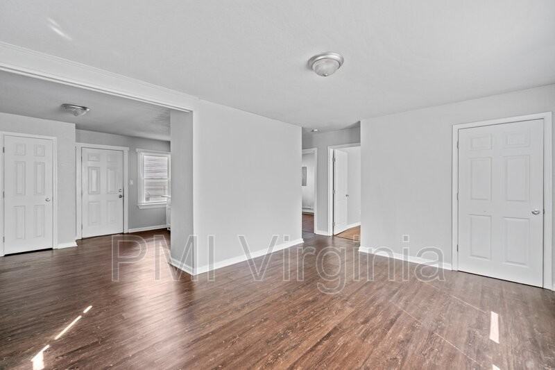 1204 Midland St - Photo 2 of 29