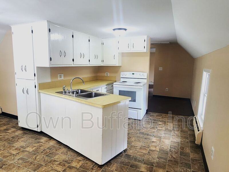 124 Frank St - Photo 3 of 11