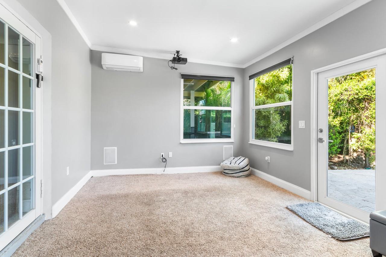 9210 Oak Grove Cir #NA - Photo 2 of 34